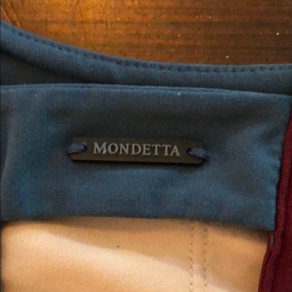 Mondetta sports bra size medium (10-12) - Picture 3 of 4